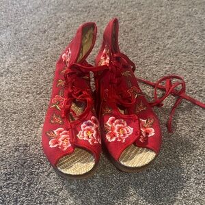 Red Floral Embroidered Lace-Up Peep-Toe Wedge Sandals
